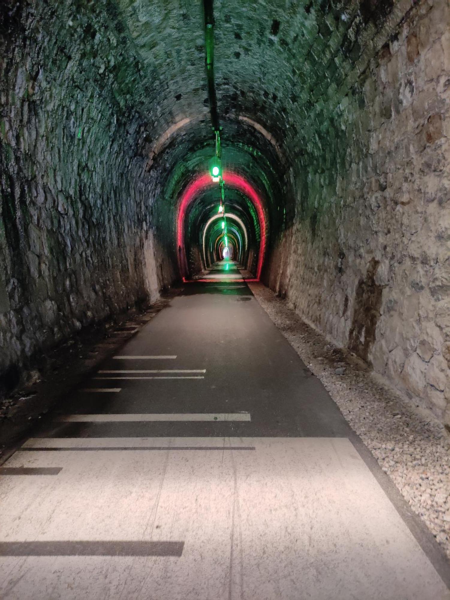 Chambre Atypique : La Grotte Bez-et-Esparon Exterior foto